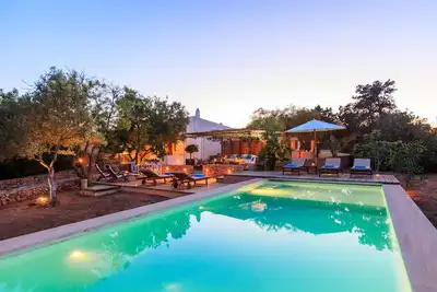 Image de Grande villa avec piscine, jardin et vue sur la Méditerranée