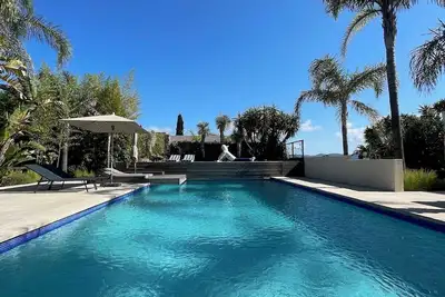 Image de Maison californienne, piscine et plage privées, Golfe de Saint-Tropez
