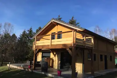 Image de Maison de bien-être exclusive avec cheminée, sauna