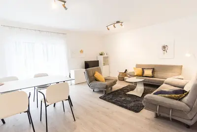 Image de Nouveau! Appartement meublé moderne dans un endroit calme près de l'Aartalsee