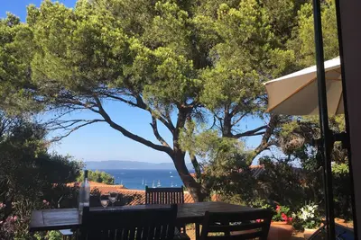 Image de Villa Côte d'Azur avec vue en rêve sur la mer à louer sur la Presqu'île de Giens