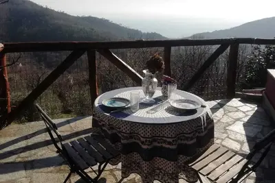 Image de Maison de campagne rustique en pleine nature avec vue sur la mer