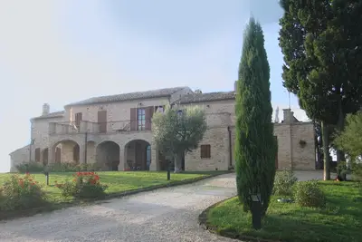 Image de Charmant appartement dans un endroit fantastique à flanc de colline et à proximité de la mer