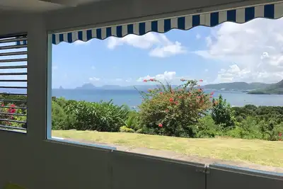 Image de F3 de standing, certifié  4 étoiles, rez de jardin, vue exceptionnelle sur mer.