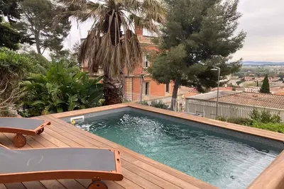 Image de Grande Maison de Vacances avec piscine grand jardin vue exceptionnelle!