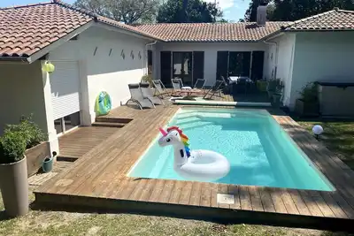 Image de Villa avec piscine chauffée, à 2 km de la plage, pour 8 personnes