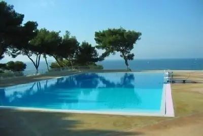 Image de Appart d'exception en Duplex en Front De Mer + Piscine tennis à Bandol