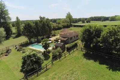 Image de Près de Villeréal, 3ème village préféré des français, le gîte de Lasplaces