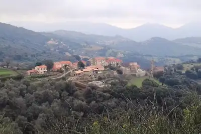 Image de classé 2*. Beau logement tout confort dans maison traditionnelle en pierre