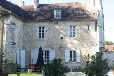 Campagne - Calme - Châteaux - piscine - golf