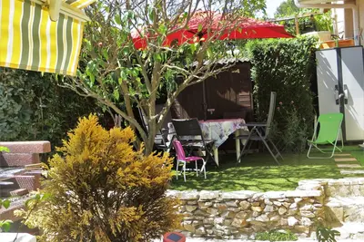 A la Mer-  Un Coin de Reve ***  100m2 + jardinet clos + parking & Wifi gratuits