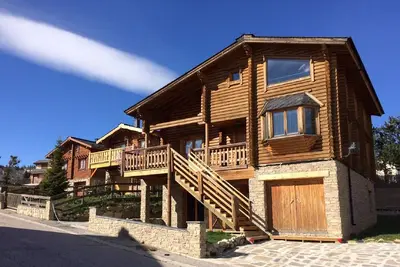 Image de Chalet type Scandinave en rondins à louer à Font-Romeu