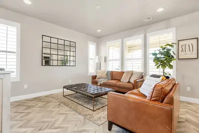 Image de Brand New 4 chambres Master Suite Villa St. George Location de vacances