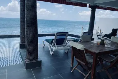Image de Spectaculaire Oceanfront Villa, piscine privée 2 Br / 2 Ba