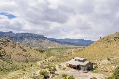Image de Vues à couper le souffle! Au calme! Entre Cody et Yellowstone!