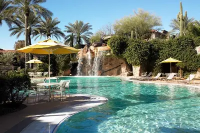 Évadez-vous au soleil de Scottsdale pour le golf, l'entraînement de printemps ou simplement vous détendre au bord de la piscine