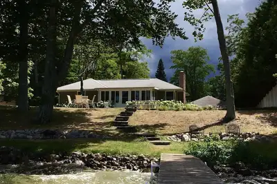 Image de Cottage Vintage sur le lac Little Glen 6 personnes