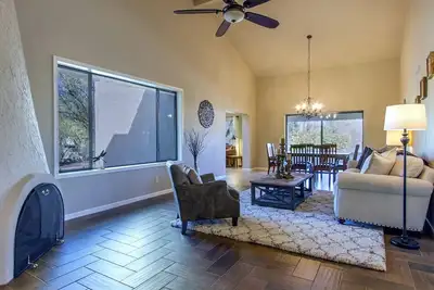 Image de Magnifique maison de style espagnol à Rio Verde, Golf / Tennis / Pickleball / Vélo / Randonnée!