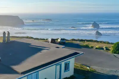 Image de Une maison confortable face à l'océan avec la plage à quelques pas