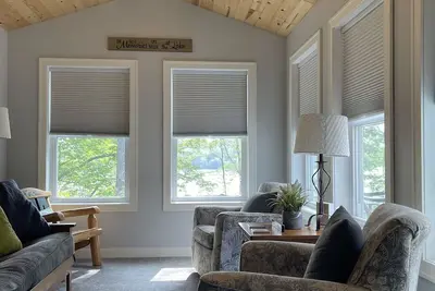 Image de Nouvelle cabine isolée dans la région de Minong / Hayword