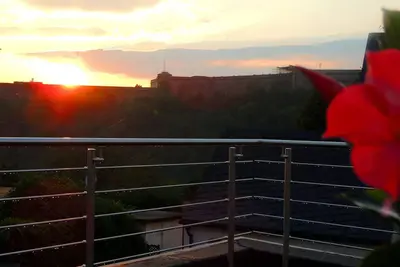 Image de Appartement dans un emplacement privilégié avec entrée séparée et grande terrasse.