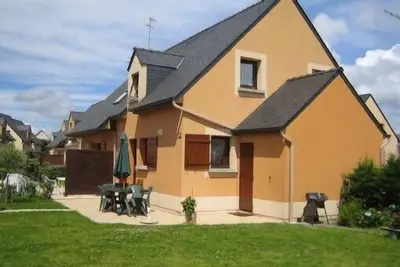 Maison dans charmante résidence avec piscine à 300 m de la mer