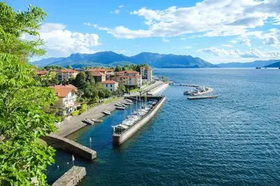 Image de Appartement avec vue sur le lac, piscine et jacuzzi