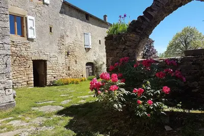 Image de Gîte la Tour _ Le Manoir d'Ajas _ Ferme Biologique