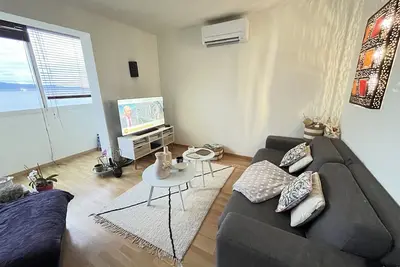 Appartement T3  pieds dans l'eau quartier Trottel  à Ajaccio vue mer imprenable.