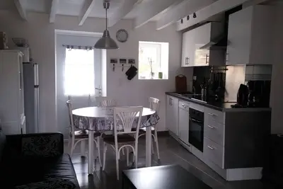 Maison de pays en pierres, en bord de mer, près de Dinard