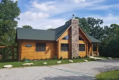 Image de Cabine spacieuse de 1 à 3 chambres à proximité de Branson / Capacit�� d'accueil jusqu'à 8 personnes