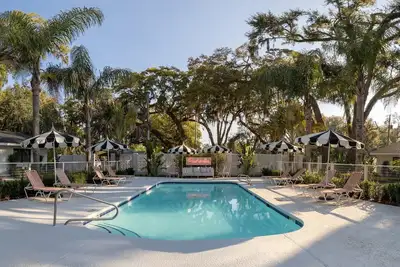 Image de Wisteria, a Boutique Modern Home w/ Swimming Pool