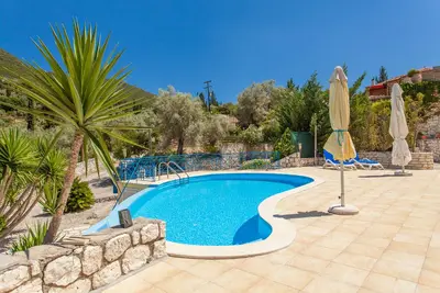 Image de Villa de luxe avec piscine privée, Vlicho Près de Nidri. Ascenseur pour les personnes ayant des problèmes de mobilité