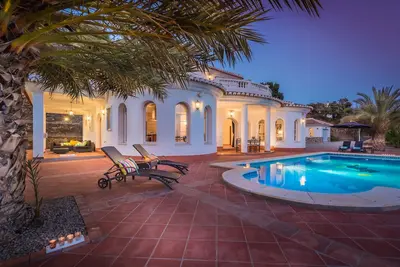 Image de Luxury villa with private pool, Sun, sea and nature. www. elancla. eu
