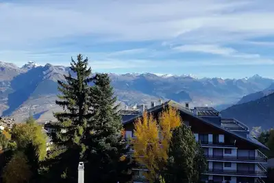 Image de Suisse, Valais, près du centre et juste à côté de la piste de ski, pistes 400km