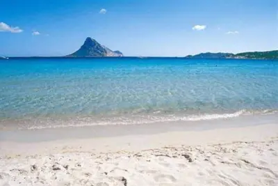 Image de Détendez-vous dans la belle mer et la Sardaigne