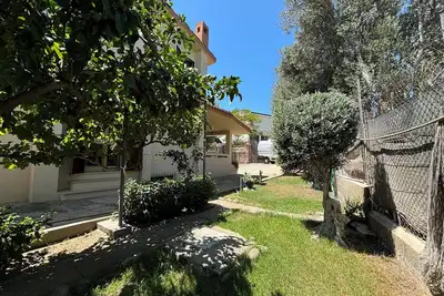 Villa privée avec jardin pour deux familles! ! 100m de la plage de Solanas!