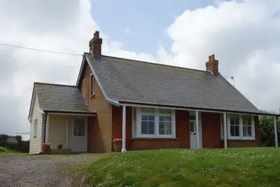 Image de Country bungalow with rural views