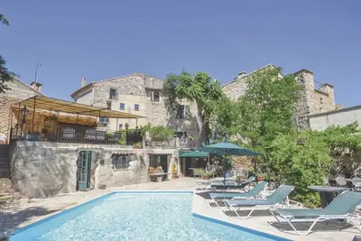 Image de Superbe villa en pierre dans un village chic sur la colline près d'Uzès,