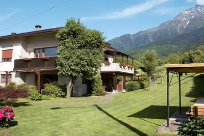 Image de Colico: villatrecariole x 4 adultes + 1 bébé avec piscine et vue sur le lac