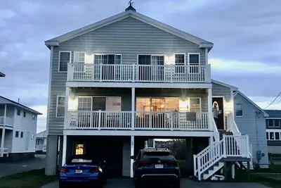 Image de Neuf: 4 Chambre, 5 Salle de bain Beach House avec des vues de l'Atlantique en gras!