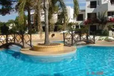 Image de Con de plein air, Wifi gratuit, Luxueux appartement de 2 chambres dans primé station