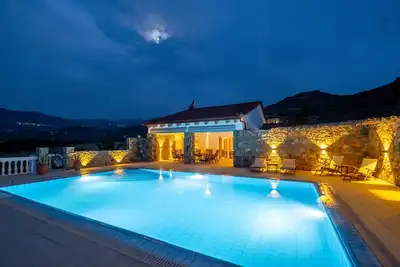 Image de Villa de rêve luxueuse, piscine, avec accès privée vers la mer