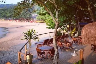 Image de Maison de haut standing à 5 min de la plage de Curral Ilhabela dans une résidence fermée