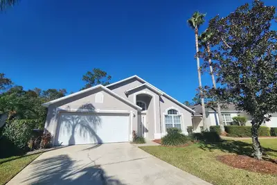 Image de Lake Berkley- (1059lb) - 4br 3ba Accueil Piscine, 2 Master Suites, gated Resort