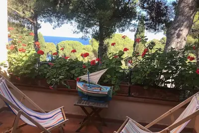 Image de Appartement avec terrasse pour 4 personnes dans une zone privée à quelques pas de la mer