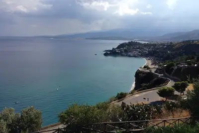 Image de Terraced house with garden and sea view