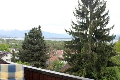 Image de Confortable, dans un endroit calme avec loggia à Lindau, Vue de Lindau et les montagnes.