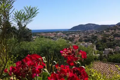 Image de Charmante villa au calme, avec vue mer et Esterel dominant la baie de Mandelieu