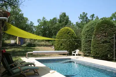 Image de Les Rochers - Spacious woodland gite with heated pool